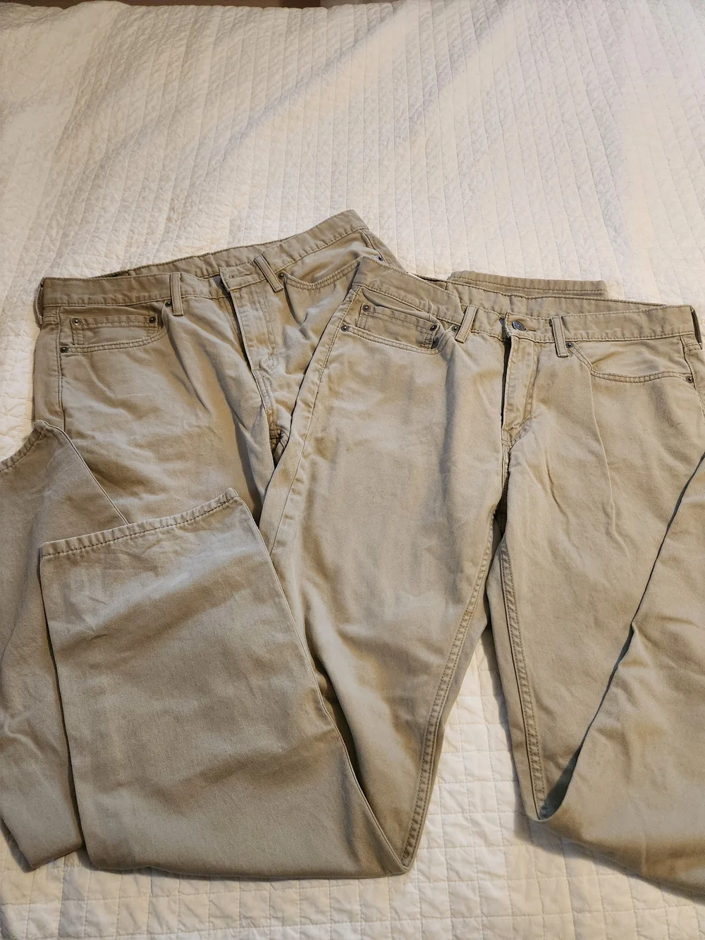 2 LOT pair Levi's 514 Straight Fit Men’s Jeans - Light Khaki SIZE 32